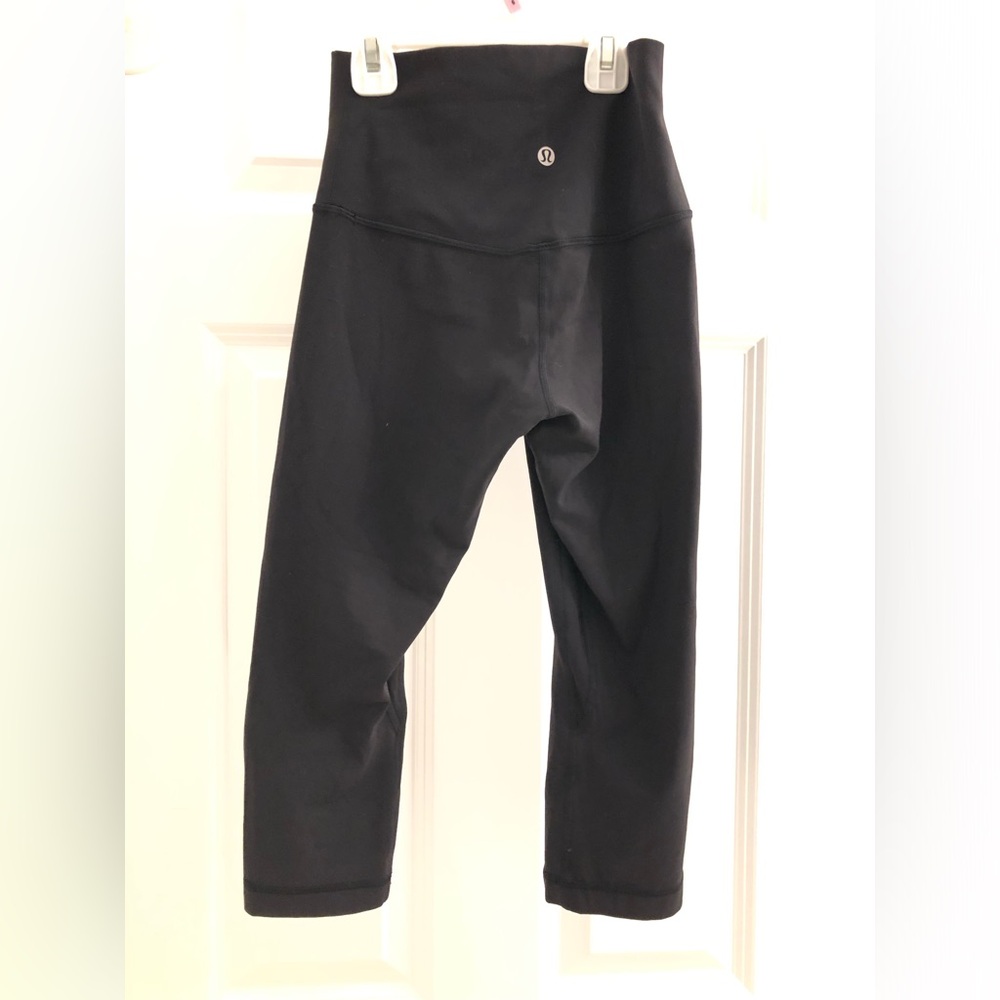 Lululemon Leggings teen XS (Women sz 4) Black Compression Crop Capri like new